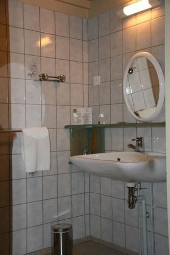 De La Cascade *